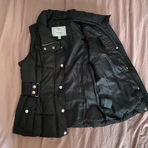GUESS VEST